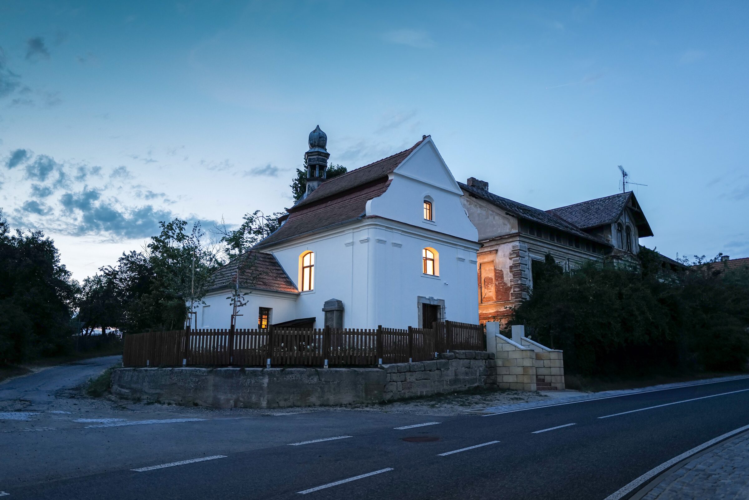 Exteriér — Kaple Jinak